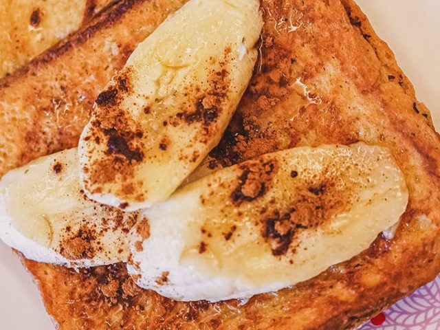 Printed plate with French toast and bananas