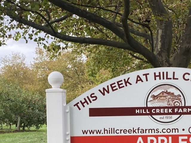 hill creek farms sign