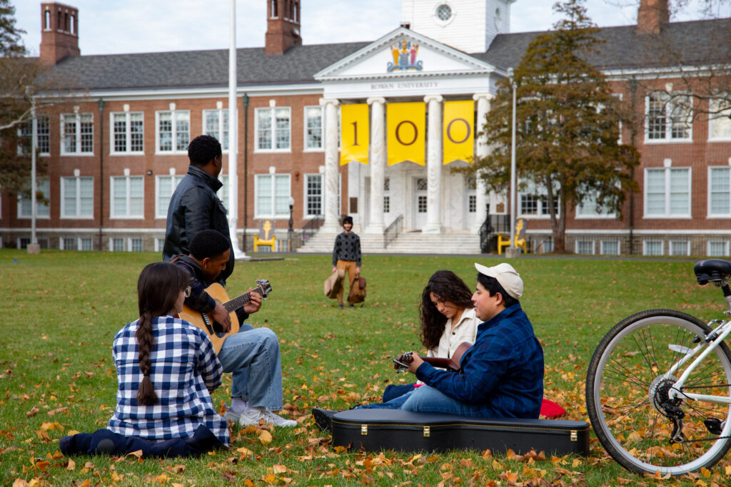 Students outside Bunce Hall